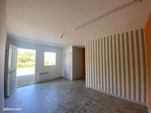 Bureau 22m2 à Louer 330