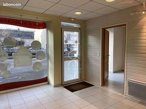 Local commercial 68 m² Lanester