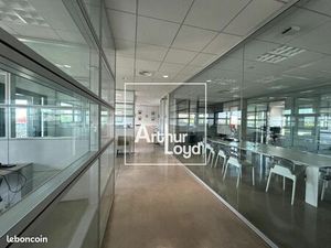 Bureaux 327 m²