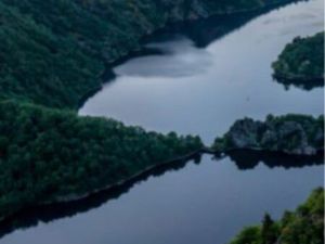 Terrain de loisir de 45000 m2 blanzac vue sur la Loire