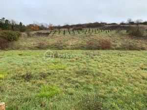 Terrain de 1 784 m² à Andryes