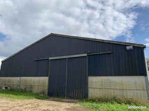 Bâtiment de stockage