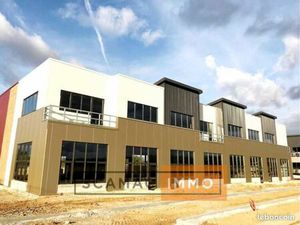 Local industriel 968 m²