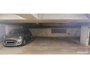 Parking couvert et sécurisé en centre-ville - Montreuil