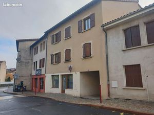 Local 62 m² VALS PRES LE PUY