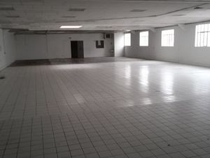 Murs commerciaux 680 m² La Rochelle