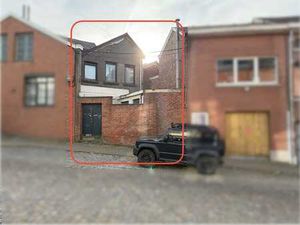 BINCHE - Maison à rénover avec permis accepté et extérieur.