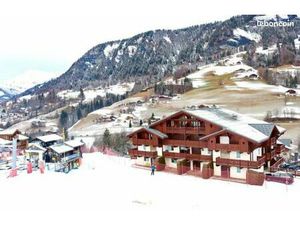 Appartement terrasse et vue au pied des pistes