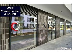 Local commercial 240 m²