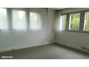 Bureau très lumineux 18 m2