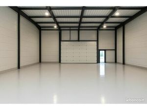 Local 200 m² Saint-Avé