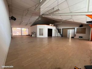 Local commercial 188 m² Séné