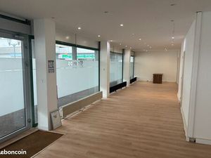 Local commercial / bureau 100m2