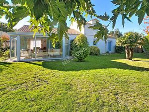 Propriété 5 pièces 145 m²