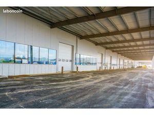 Local commercial 1500 m² Plescop