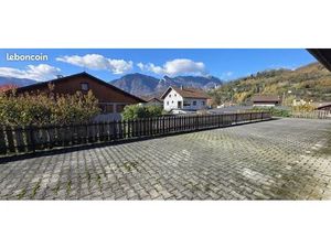 Local 213 m² Albertville