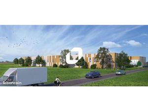 Local d'activité 7 309 m²