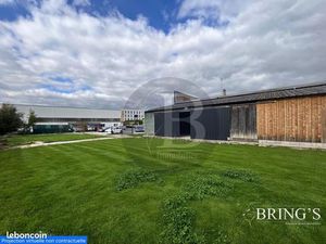 Local industriel 150 m²