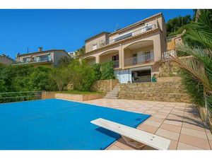 Villa avec vue mer d’exception  piscine et âme méditerranéenne