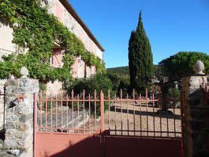 Pierre authentique mas vue imprenable  piscine à débordement et 1 5 ha de terrain
