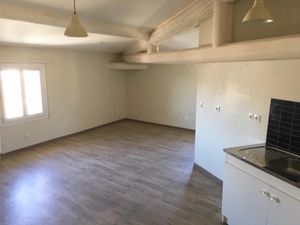 Location appartement 1 pièce 33 m² à L'Isle-sur-la-Sorgue (84800)  501 €