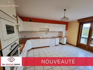 Appartement F5 avec garage  cave et cour