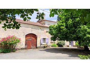 Ensemble immobilier de charme à rénover