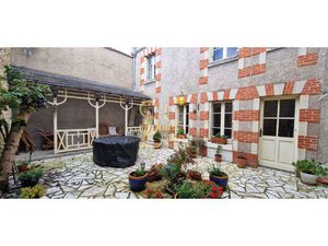 MAISON DE VILLE 3 CHAMBRES POSS 4 AVEC GRANDE COUR ET GRAND