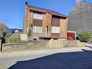 Maison 3 chambres avec garages dans le centre de Spy