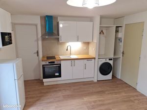 450 Euros studio meublé 23 m²