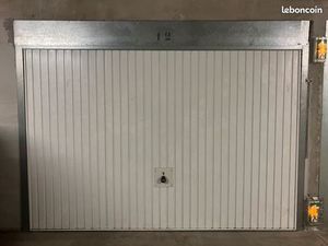 Location Garage box sécurisé quartier Hôpitaux-Facultés 90