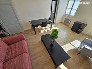 Grand T2 meublé  centre Caussade  disponible