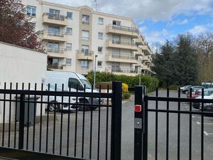 Place de parking extérieur