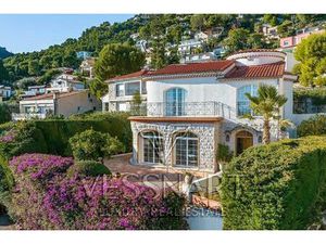 Charmante villa située à Eze bord de mer avec vue dégagée
