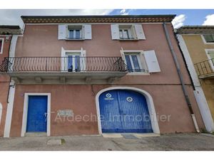 Location appartement 4 pièces 69 m² à Villeneuve-de-Berg (07170)  550 €