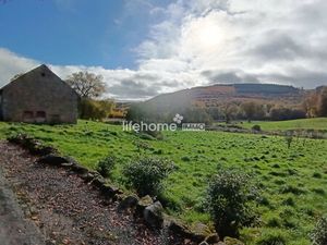Grange + Terrain Constructible Pleine Campagne