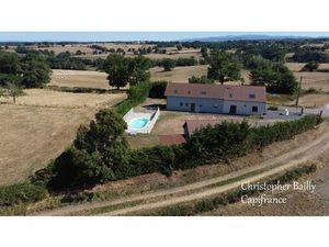 Belle longère récemment rénovée  avec de beaux volumes  sur un terrain de 2 hectares