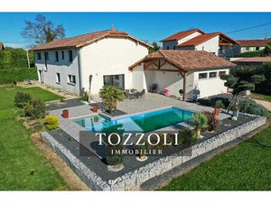 Maison Roche 8 pièce(s) 226.10 m2