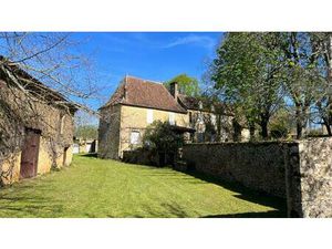 Propriété du 17ème siècle à restaurer avec 2 hectares de terrai