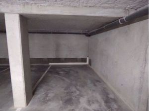 Place de parking en sous-sol sécurisée