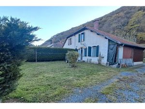 Charmante maison à rénover de 77 m2 au cœur de Sarrancolin avec grand jardin