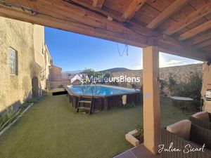 Maison de village avec garage et extérieur !