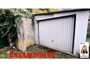 Exclusivité - Les Andelys au peid du château -garage de 10 m2- Prix 10.000