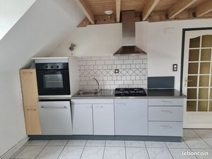 Appartement F3 mansardé en duplex  Montreux Château  env 70 M2  Etat Neuf  Parking  Cave
