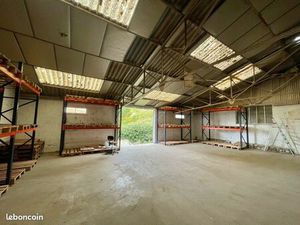 A LOUER Bâtiment stockage / entrepôt / box