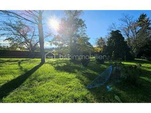 Terrain de 902 m² à Commelle-Vernay