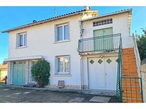 Maison F4 sur deux niveaux sur 388m2 de terrain