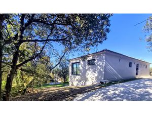 Villa récente de plain pied 2022 sur les hauteurs de Flassan