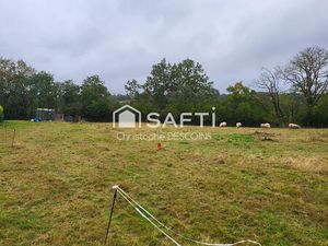 Terrain constructible de 1470 M² sur Mayenne