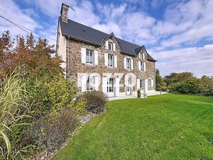 À Vendre : Charmante Maison en Pierre proche bourg à Saint-Denis-le-Vêtu  proche Coutances
